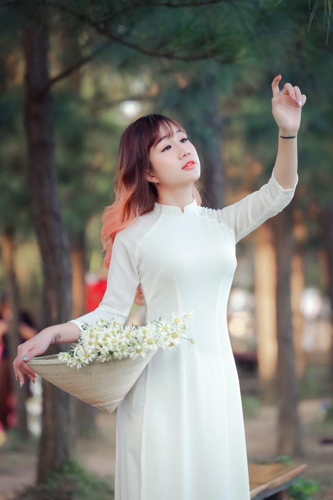 84间房主播跳舞 黑色电影